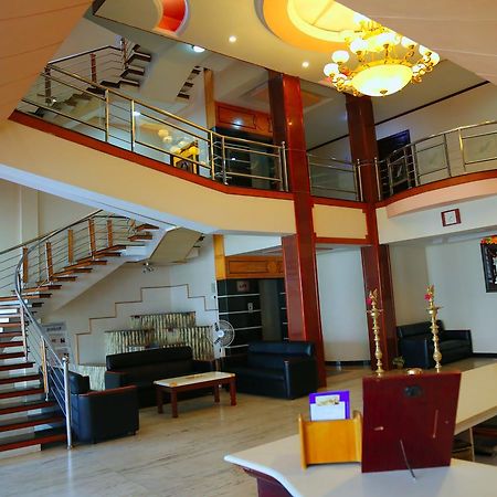 Hotel Vels Court Palni Exterior photo