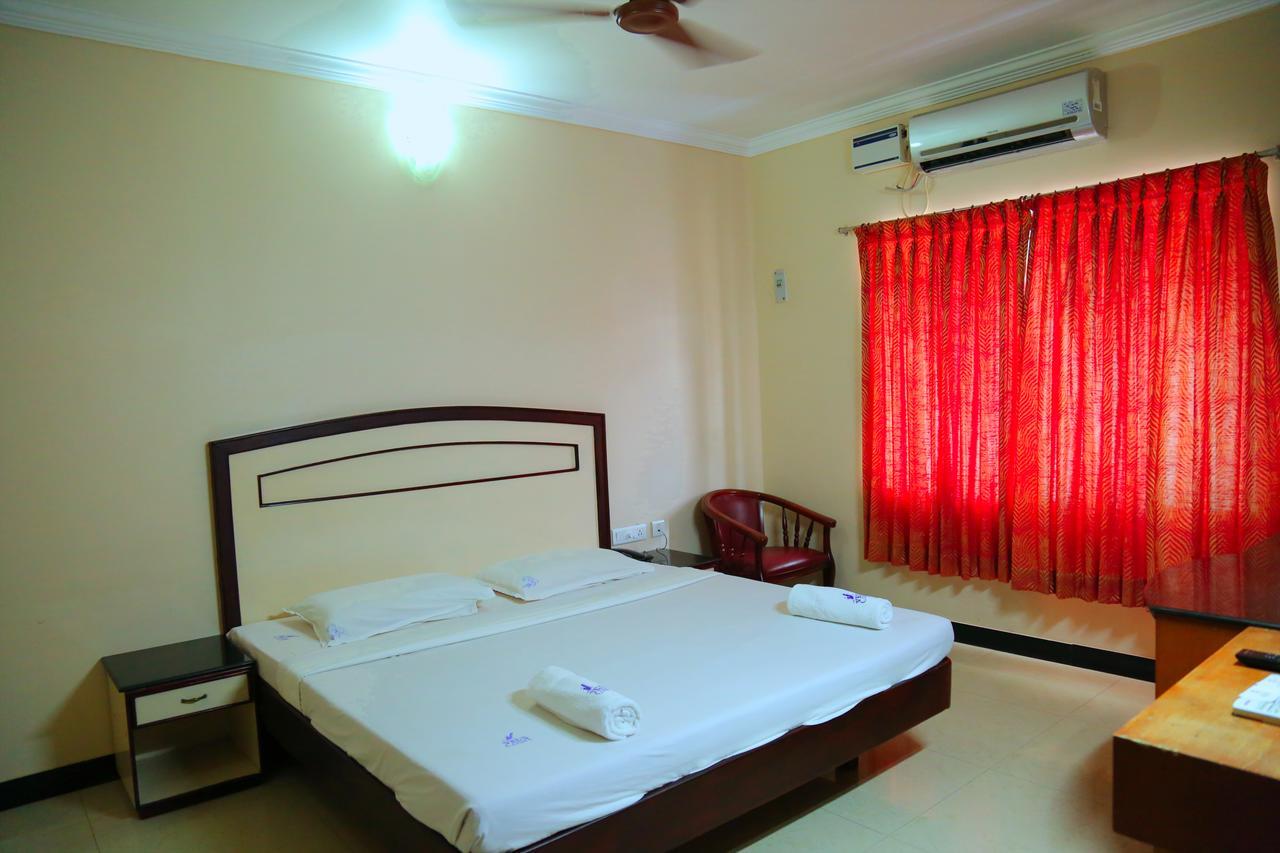 Hotel Vels Court Palni Exterior photo