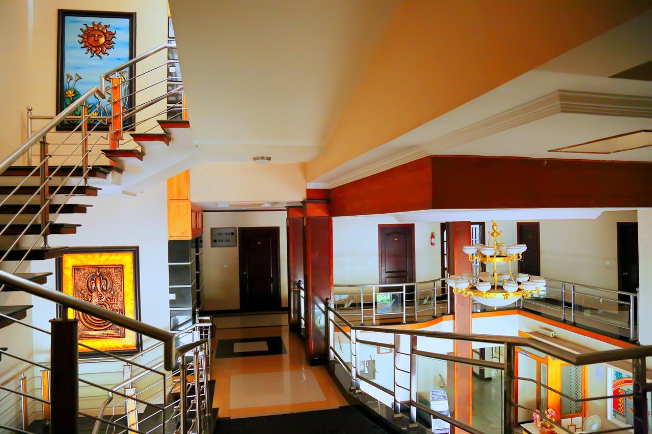 Hotel Vels Court Palni Exterior photo