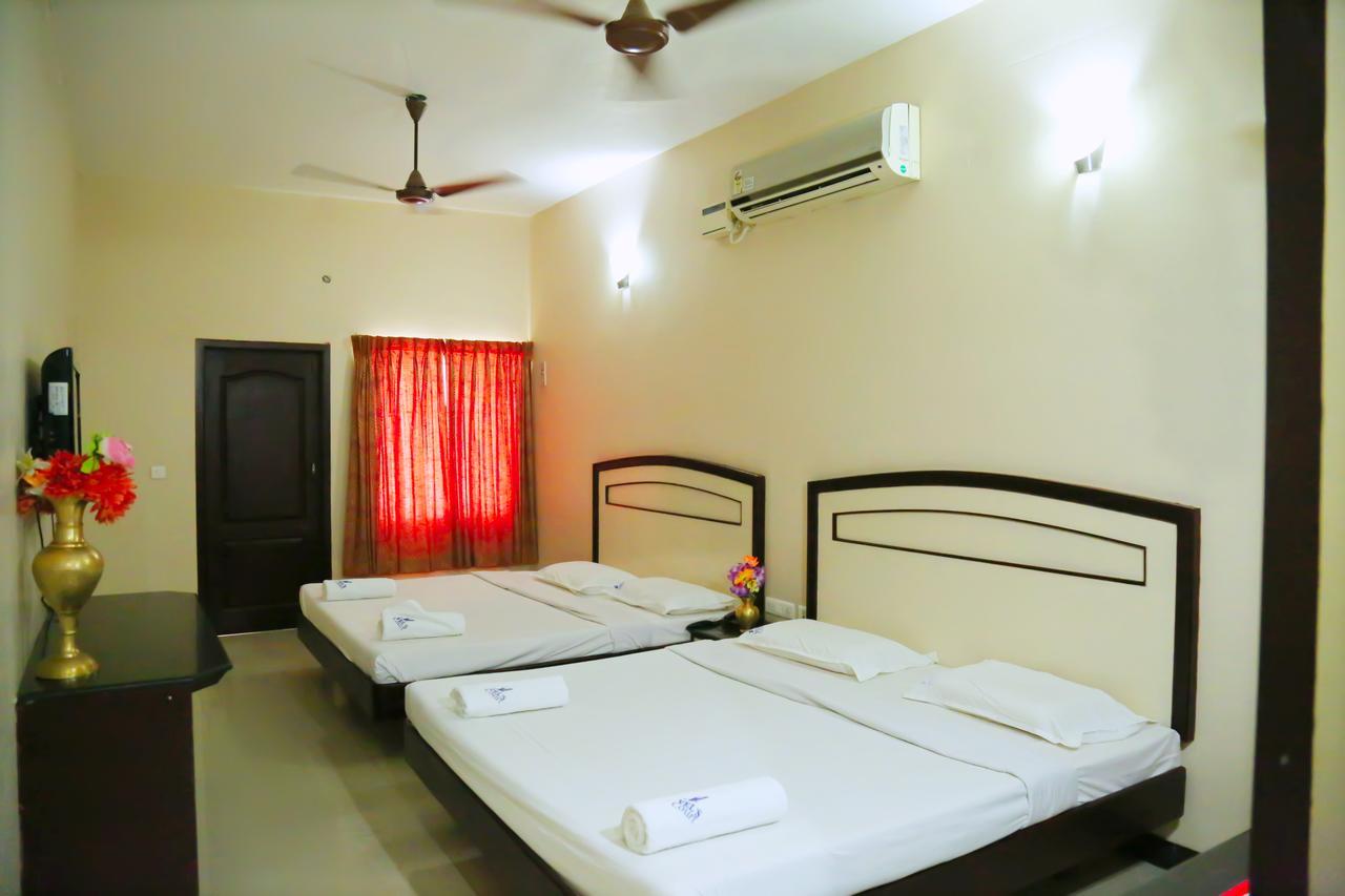 Hotel Vels Court Palni Exterior photo