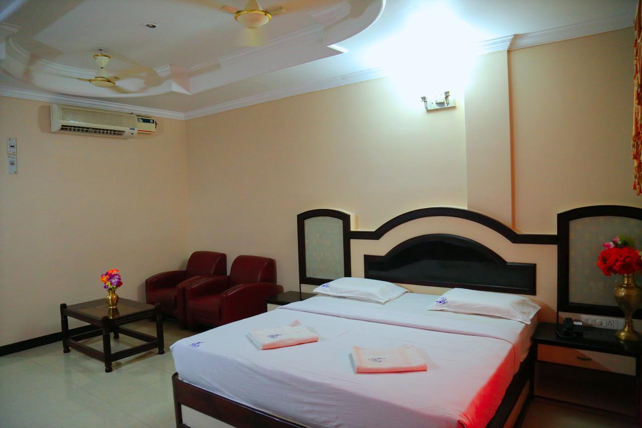 Hotel Vels Court Palni Exterior photo