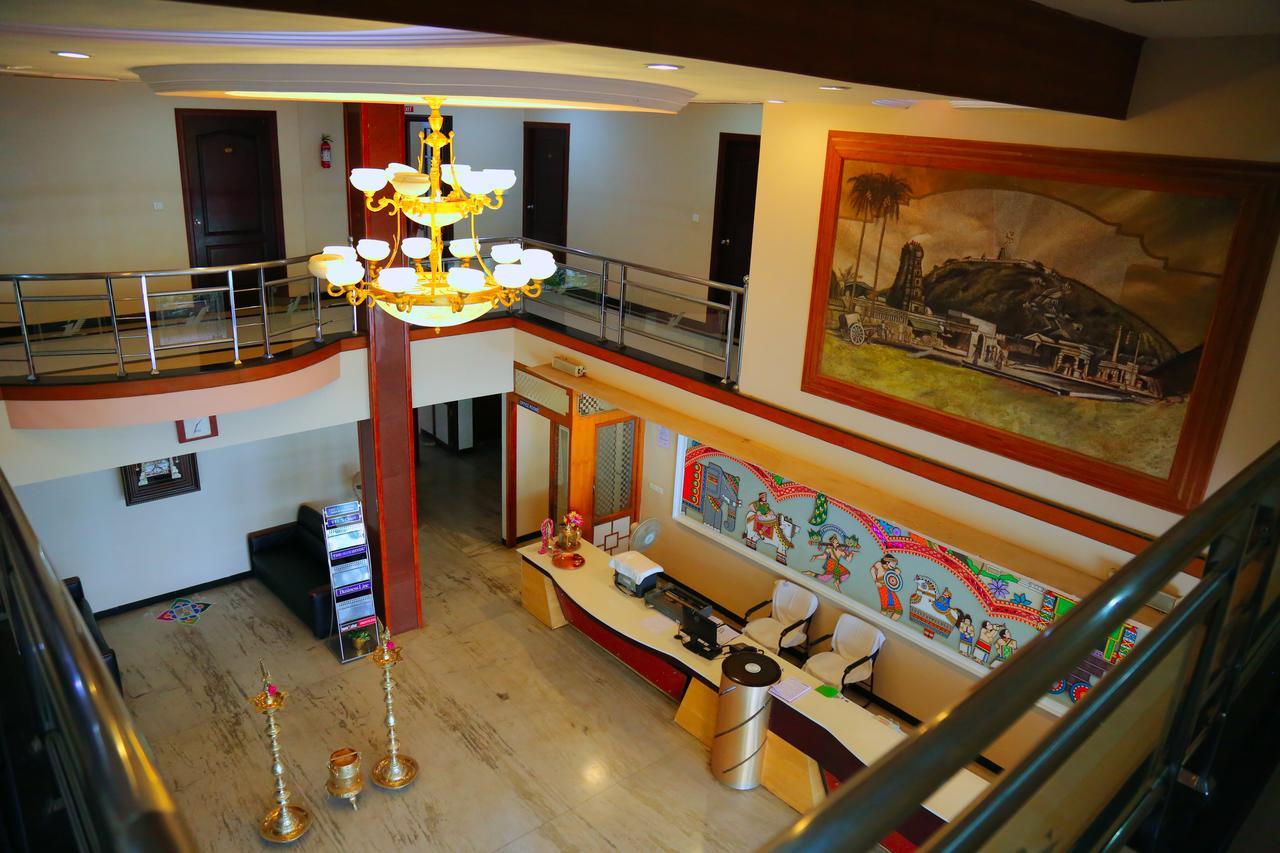 Hotel Vels Court Palni Exterior photo